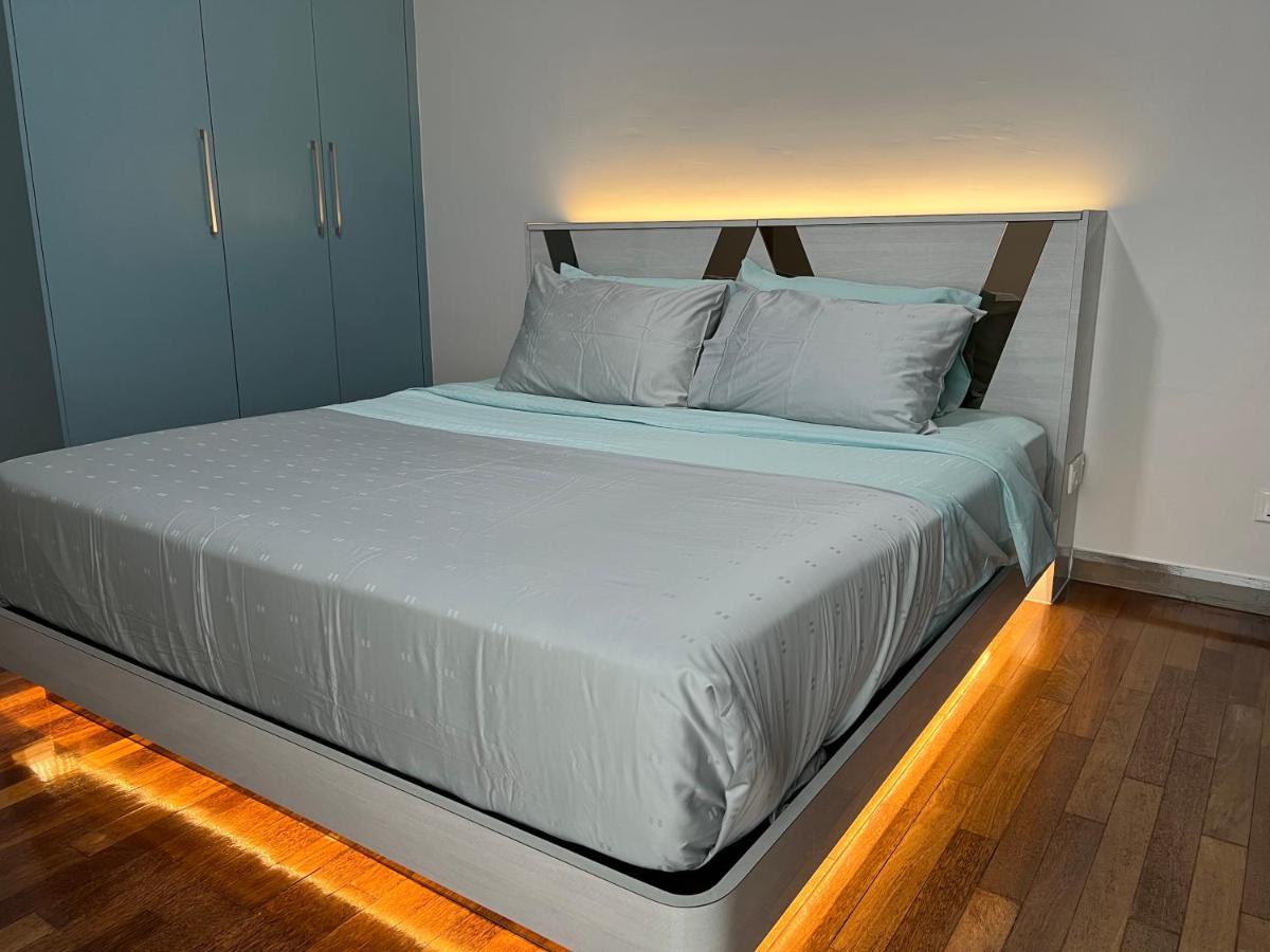 Silverscape Apartment *