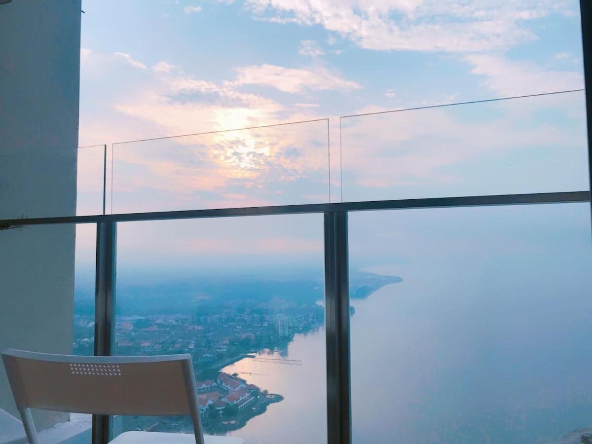 Silverscape Apartment